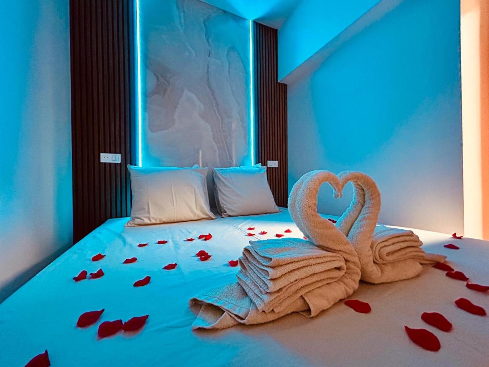 Intimate Escape - Seaside - Spa Bath - Wifi - Ac Ница Екстериор снимка
