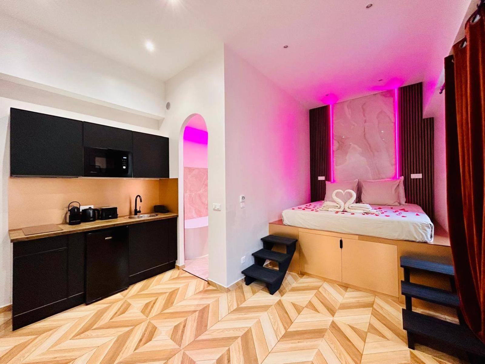 Intimate Escape - Seaside - Spa Bath - Wifi - Ac Ница Екстериор снимка